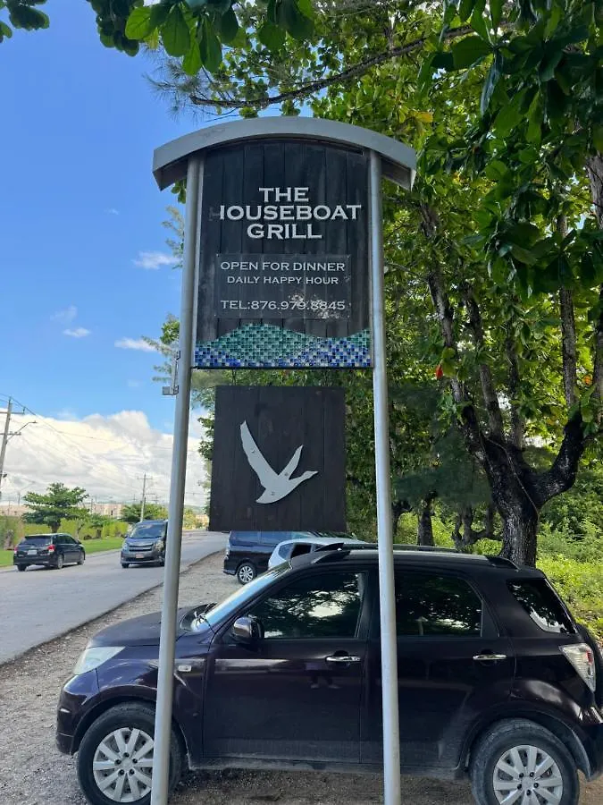 Victory Luxury Apartments Montego Bay 0*,